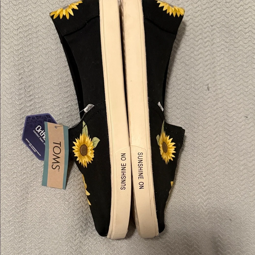 Toms Black Canvas Slip-On Flats with Yellow Sunflower Motif - Picture 7 of 10